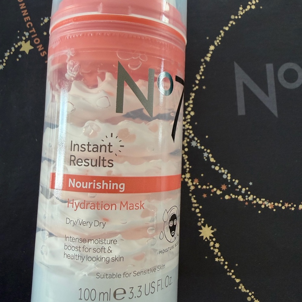 No7 Protect & Perfect Set, 4 items - Picture 7 of 11